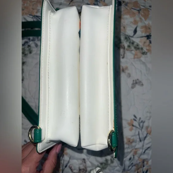 Loungefly Robin Hood Book Crossbody Bag - Picture 6 of 14